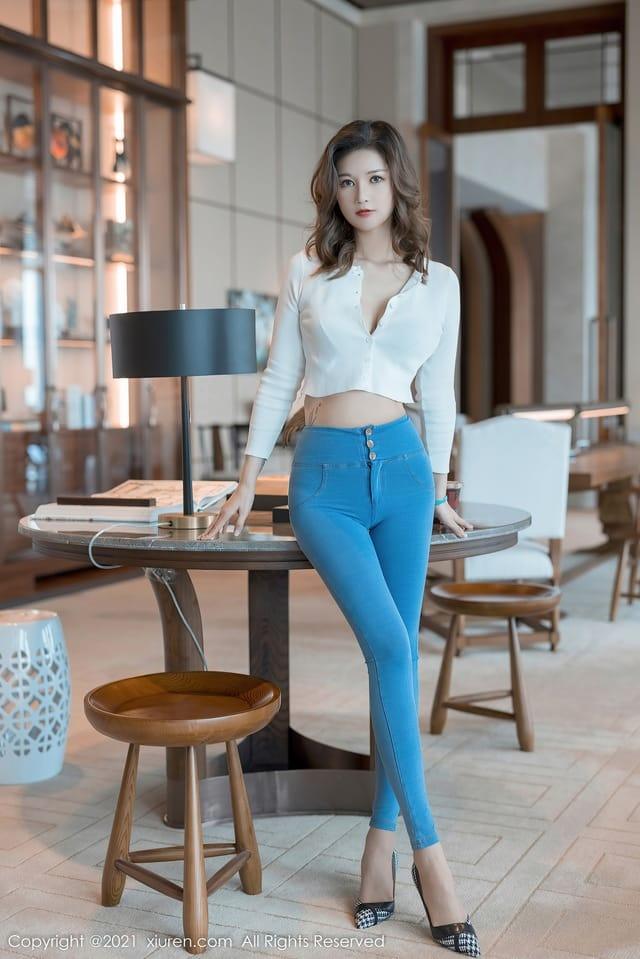 [XIUREN秀人网]2021.12.09 VOL.4318 文芮jeninfer[32+1P／313MB]-2