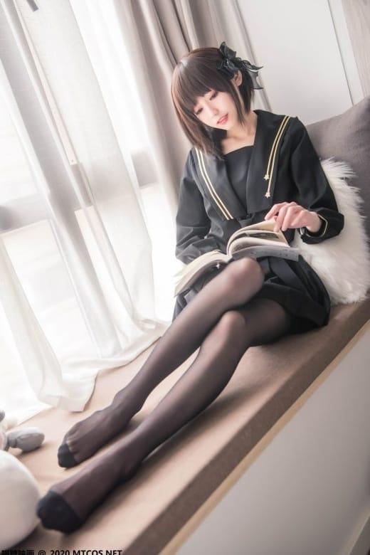 [喵糖映画]VOL.330 窗台美腿黑丝少女 [20P/173MB]-1