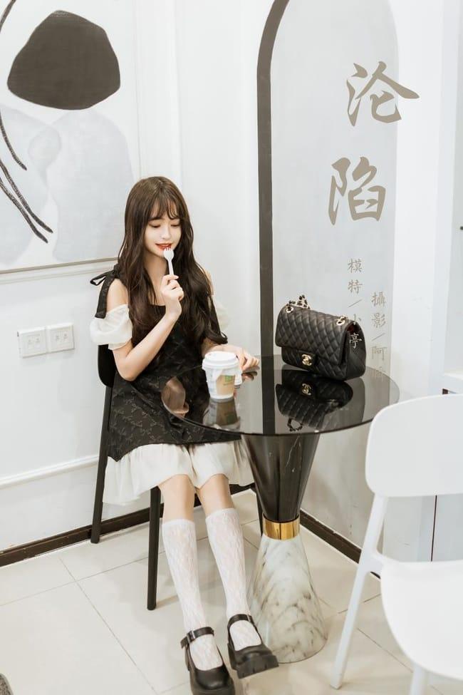 [YALAYI雅拉伊]2022.09.26 NO.976 沦陷 小亭[45+1P／445MB]-1
