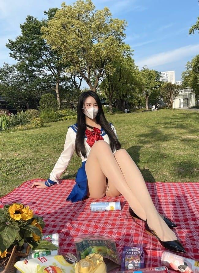 [微密圈]July芝岚 –户外野餐 [59P-89M]-1