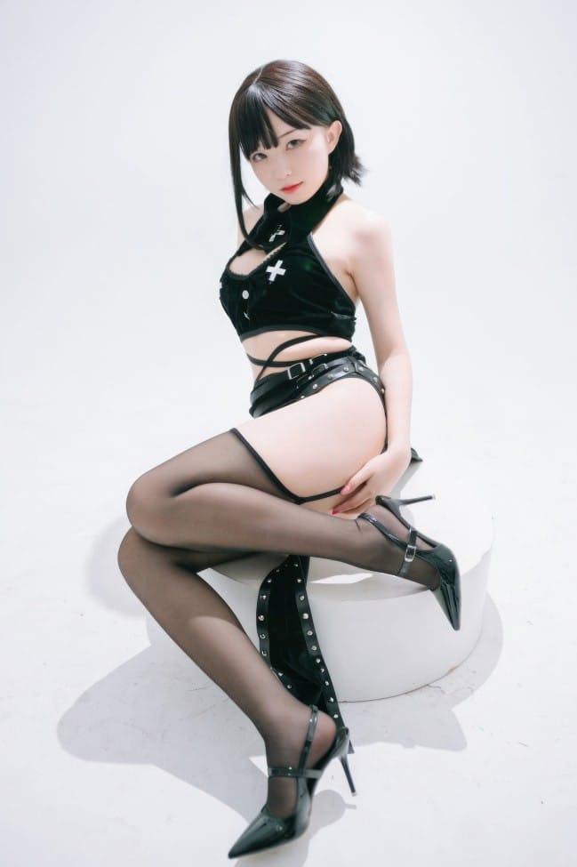 花铃 NO.36 吊带袜修女 [71P-400M]-1