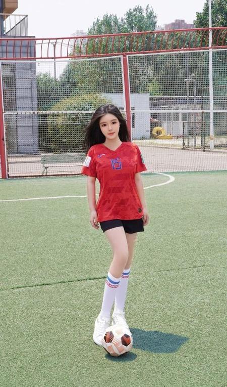 [Xiuren秀人网]2024.06.20 NO.8733 小薯条nienie[87+1P/939MB]-1