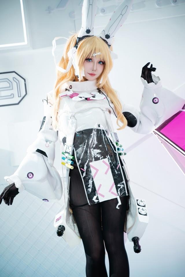 焖焖碳 – NO.037 交错战线莉普斯COS [18P-36MB]