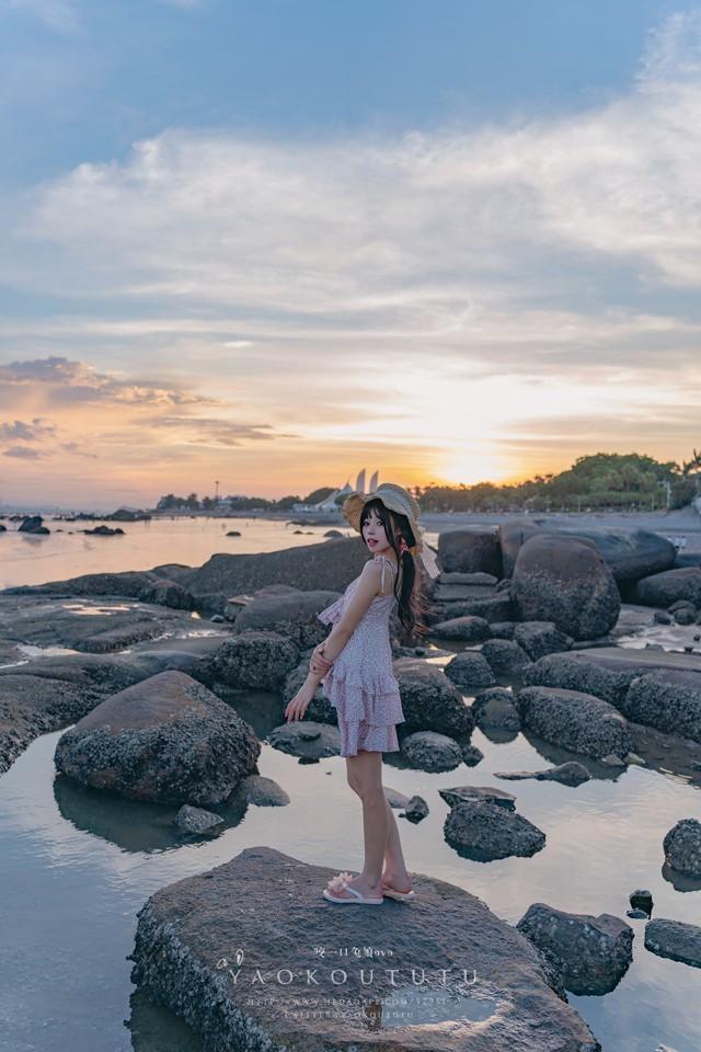 咬一口兔娘(yiko湿润兔) – 十月订阅『邻家小妹』日不落 [62P1V 1.23GB]-2